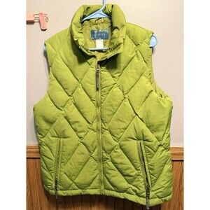 Women’s Green Puffered Vest Sized Large Quest Item 23